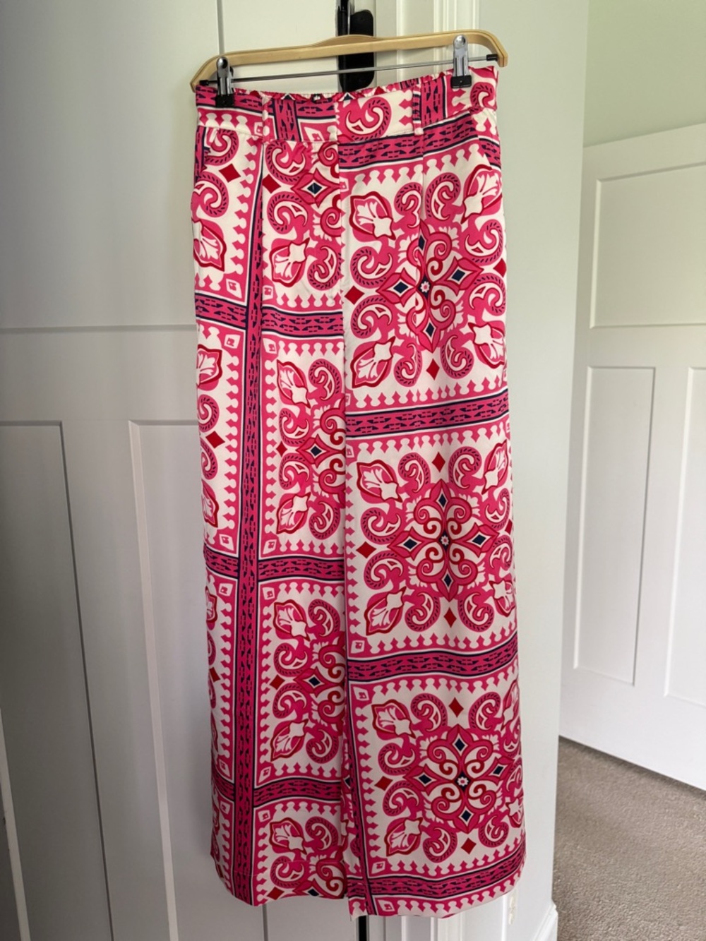 House of Harlow 1960 Pink White Printed Satin Pants
